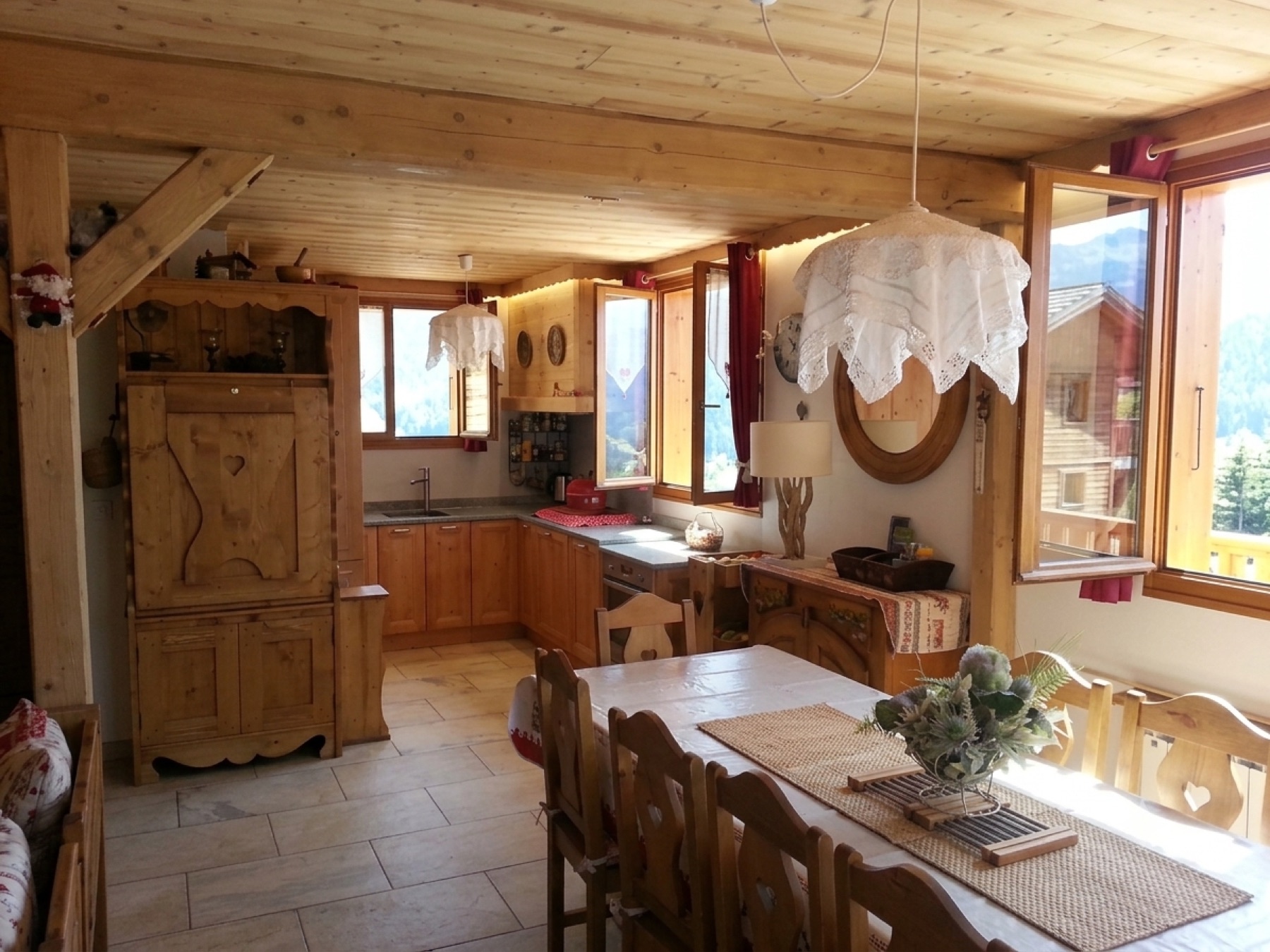 Salle à manger et cuisine